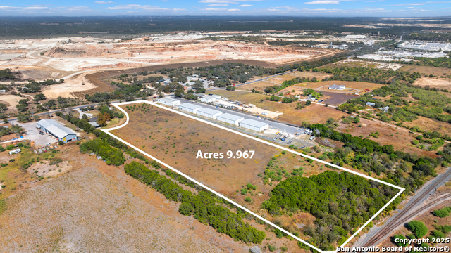 Listing photo id 2 for 20352 Fm 2252