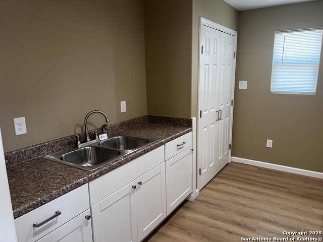 Image 6 of 22 For 1326 Hutchins Pl W