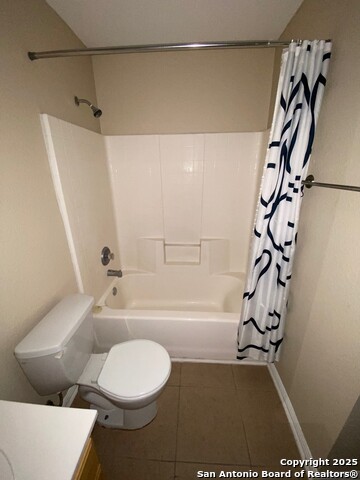 Listing photo id 8 for 3109 Douglas Fir  3113