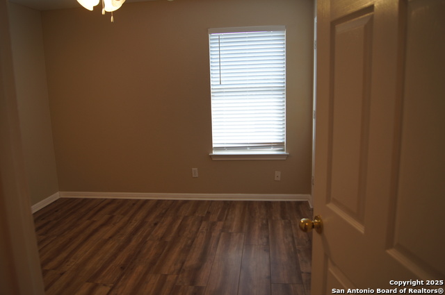 Listing photo id 10 for 3109 Douglas Fir  3113