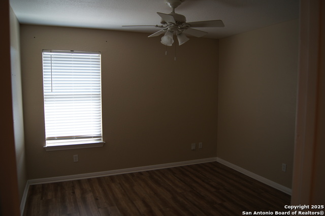 Listing photo id 11 for 3109 Douglas Fir  3113