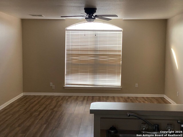 Listing photo id 3 for 3109 Douglas Fir  3113