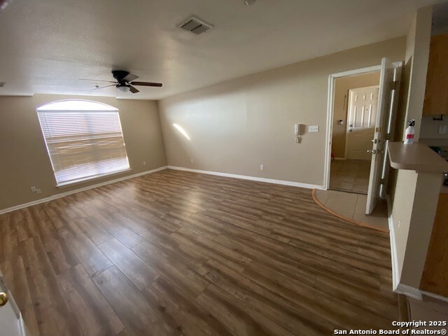 Listing photo id 5 for 3109 Douglas Fir  3113