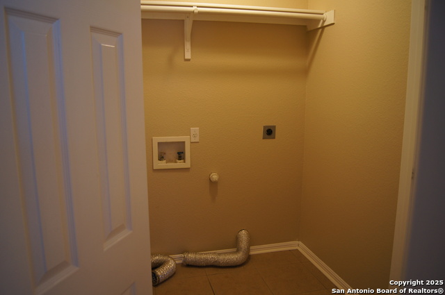 Listing photo id 7 for 3109 Douglas Fir  3113