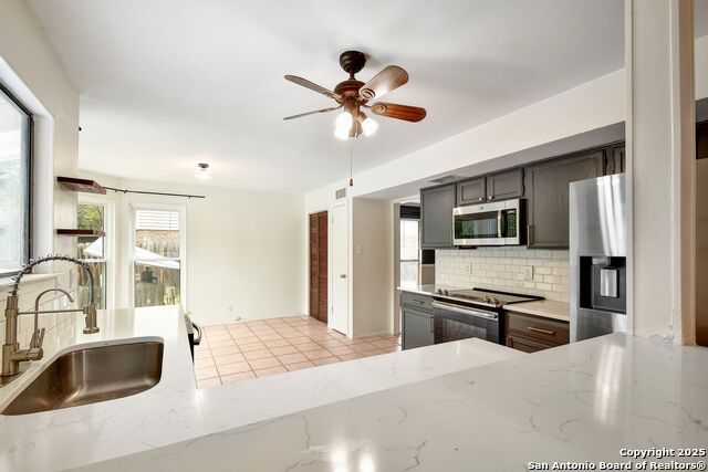 Listing photo id 9 for 14207 Rowe Drive