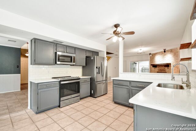 Listing photo id 11 for 14207 Rowe Drive