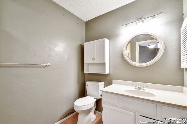 Listing photo id 13 for 14207 Rowe Drive