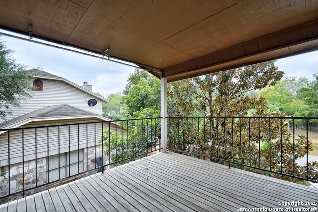 Listing photo id 17 for 14207 Rowe Drive