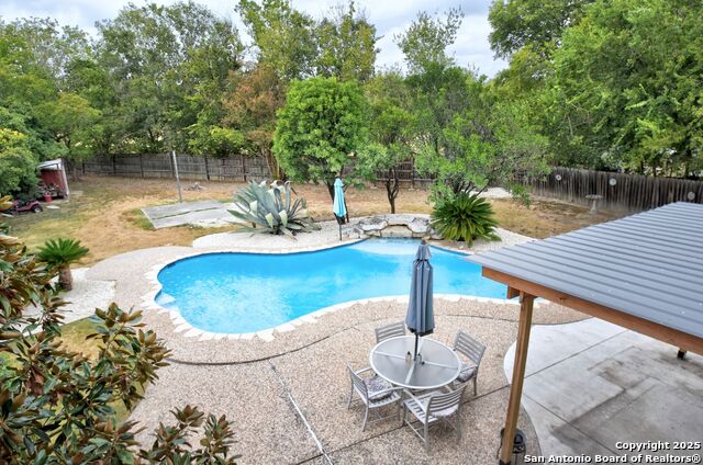 Listing photo id 18 for 14207 Rowe Drive