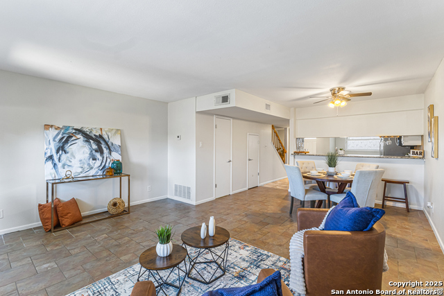 Image 5 of 14 For 6718 Callaghan  Apt 206