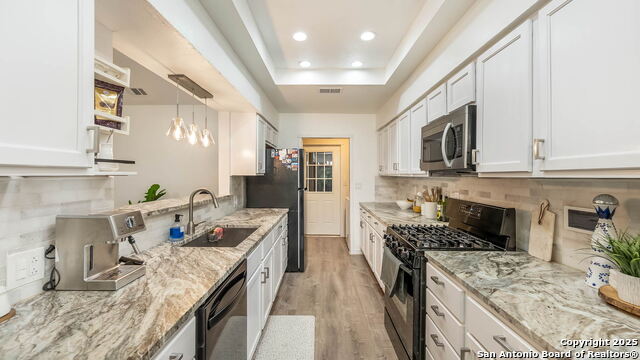 Image 5 of 21 For 8010 Misty Park