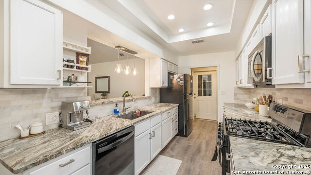 Image 7 of 21 For 8010 Misty Park