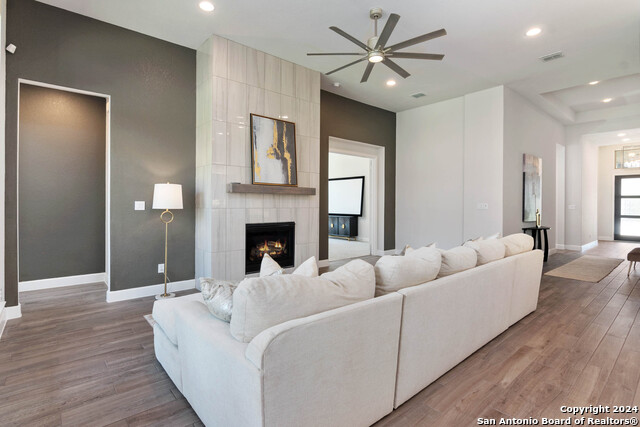 Image 5 of 28 For 10037 Rebecca Pl