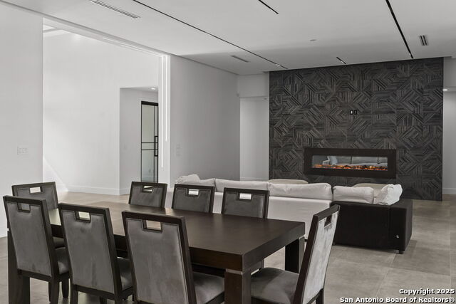 Image 11 of 38 For 11019 Porter Springs