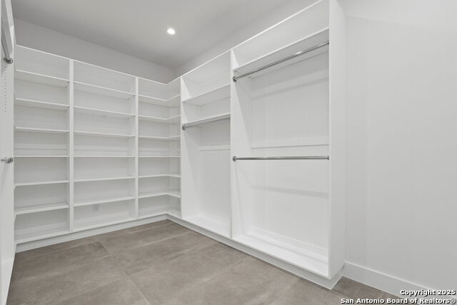 Image 20 of 38 For 11019 Porter Springs