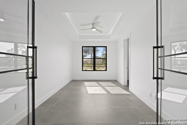 Image 22 of 38 For 11019 Porter Springs