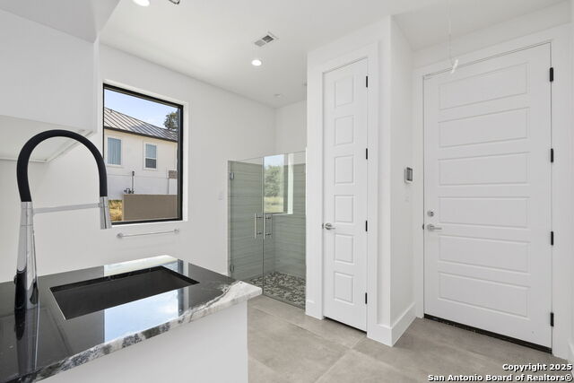 Image 30 of 38 For 11019 Porter Springs