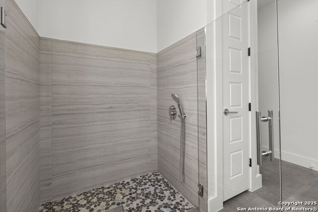 Image 31 of 38 For 11019 Porter Springs