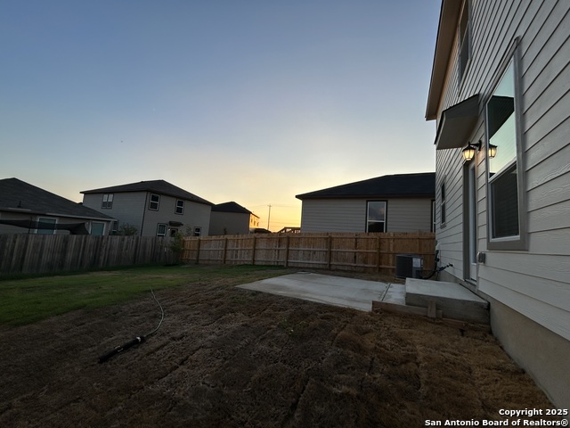 Image 30 of 38 For 11806 Black Rose