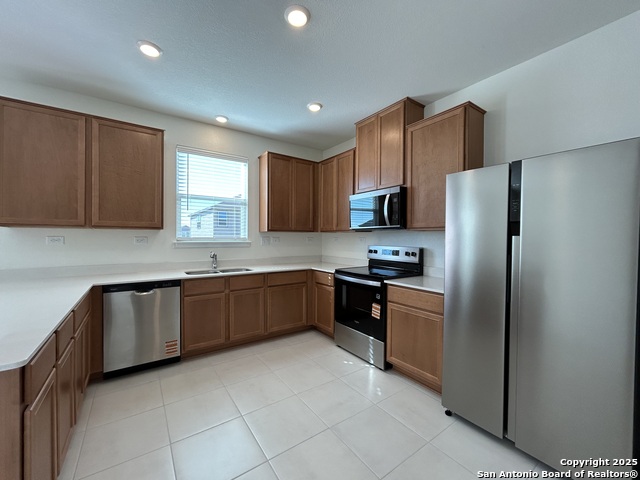 Image 7 of 38 For 11806 Black Rose