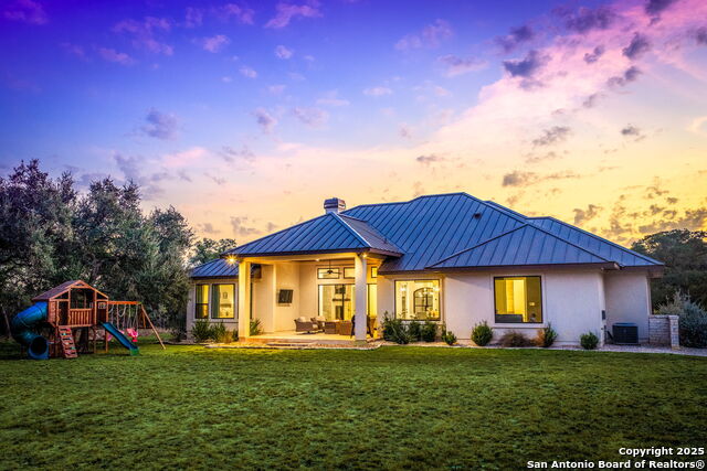 Image 3 of 47 For 435 Arthur