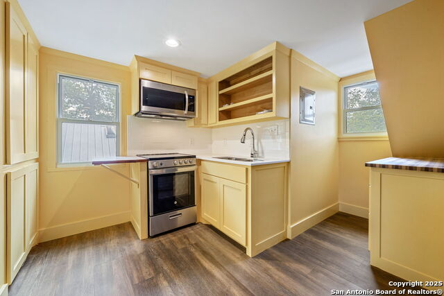 Listing photo id 89 for 833 Belvin  