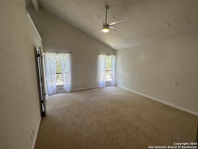 Listing photo id 11 for 1722 Encino Spring