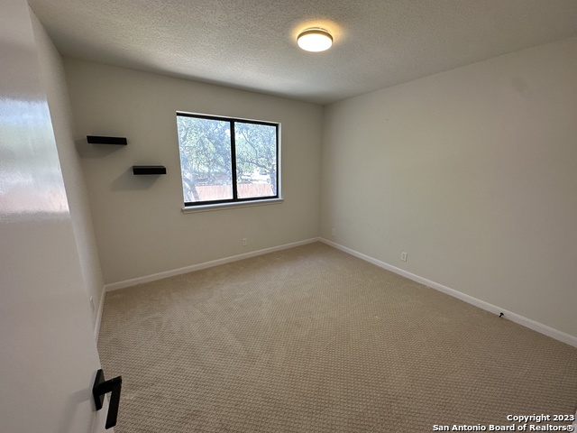 Listing photo id 21 for 1722 Encino Spring