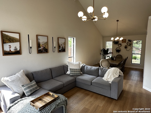 Listing photo id 25 for 1722 Encino Spring