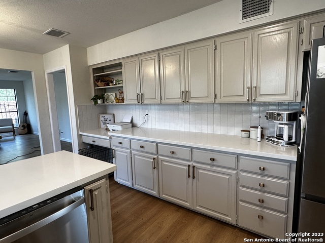 Listing photo id 27 for 1722 Encino Spring