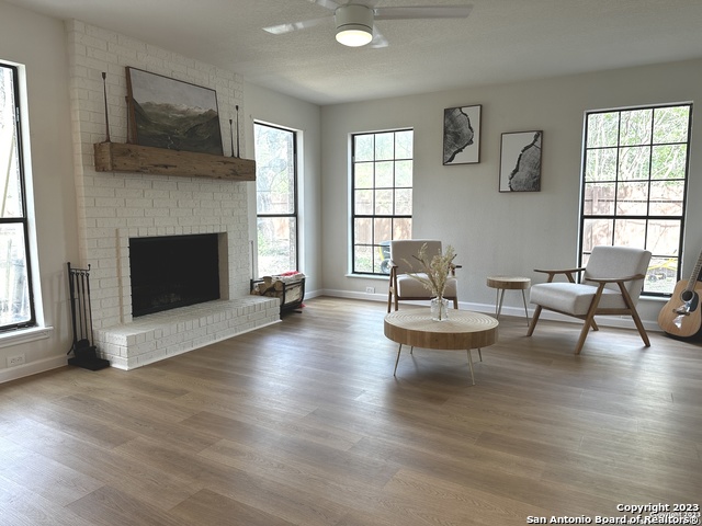 Listing photo id 34 for 1722 Encino Spring