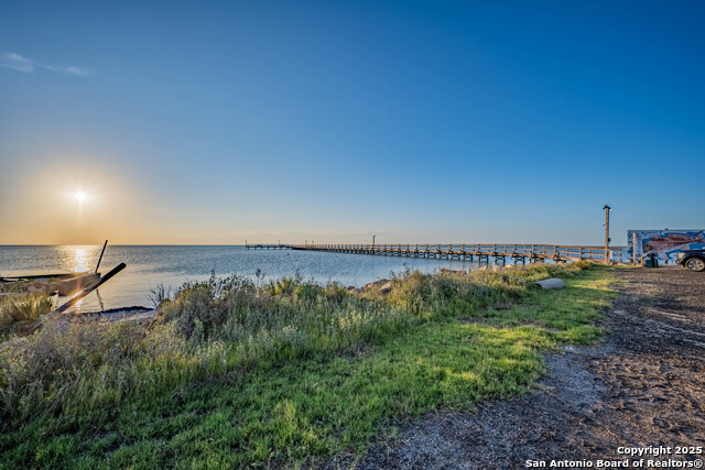 Listing photo id 4 for 290 West Live Oak Ln