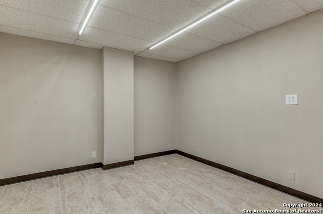 Image 10 of 21 For 2930 Houston E