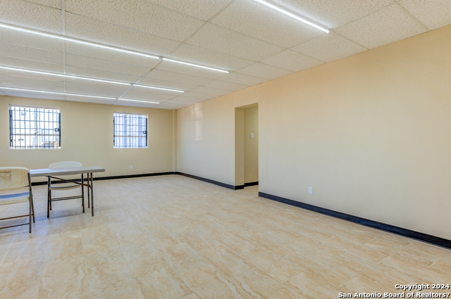 Image 14 of 21 For 2930 Houston E