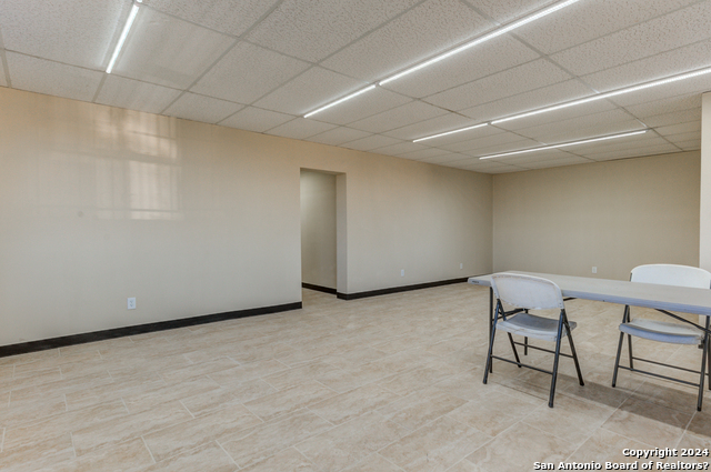 Image 15 of 21 For 2930 Houston E