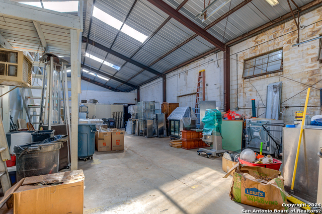 Image 19 of 21 For 2930 Houston E