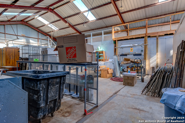 Image 21 of 21 For 2930 Houston E