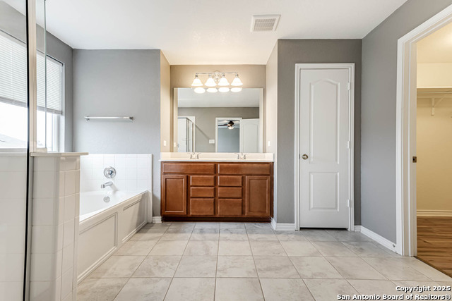 Listing photo id 20 for 8004 Expectation