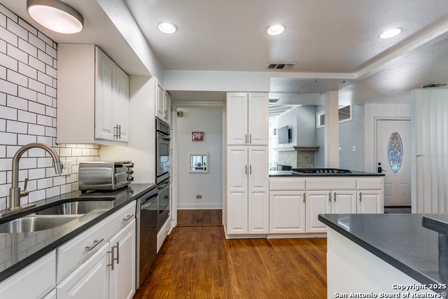 Listing photo id 4 for 125 Brees  