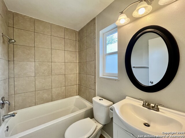 Image 20 of 29 For 243 Deerwood Dr