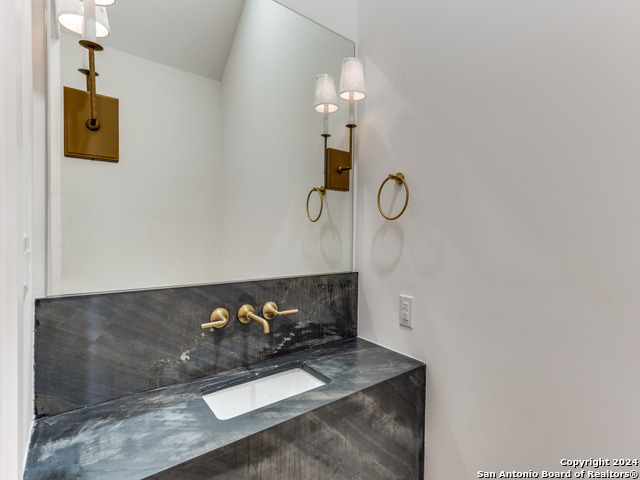 Image 17 of 38 For 103 Wildwood E B