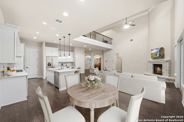 Image 3 of 34 For 2319 Dunmore Hill