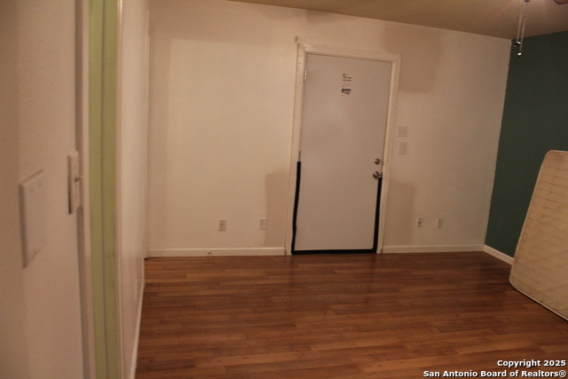 Image 11 of 24 For 406 County Road 6850 1