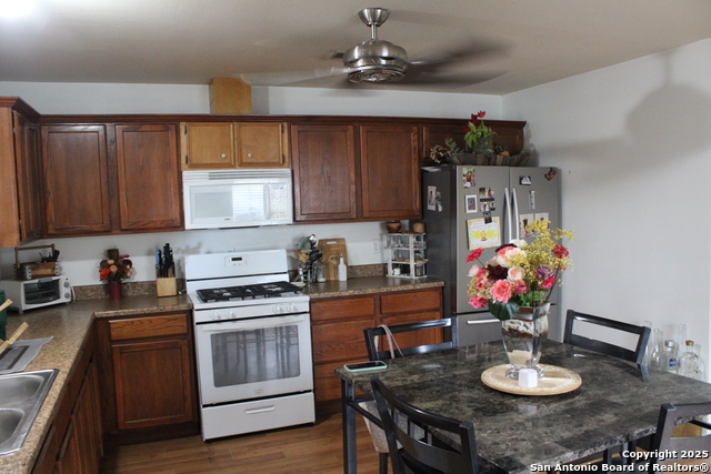 Image 5 of 24 For 406 County Road 6850 1