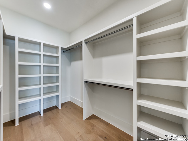 Listing photo id 19 for 103 Wildwood E B