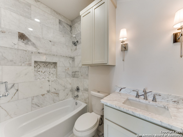 Listing photo id 32 for 103 Wildwood E B