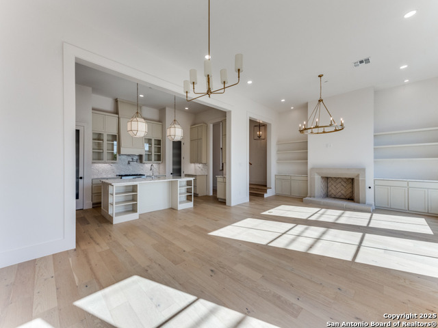 Listing photo id 5 for 103 Wildwood E B