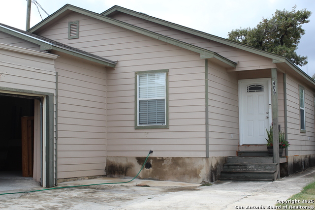 Details for 406 County Road 6850 2, Lytle, TX 78052