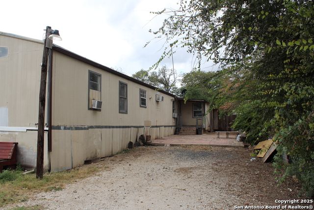 Image 3 of 15 For 406 County Road 6850 2