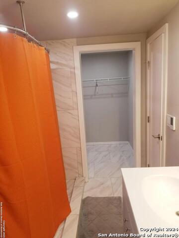 Image 4 of 21 For 226 Victor St